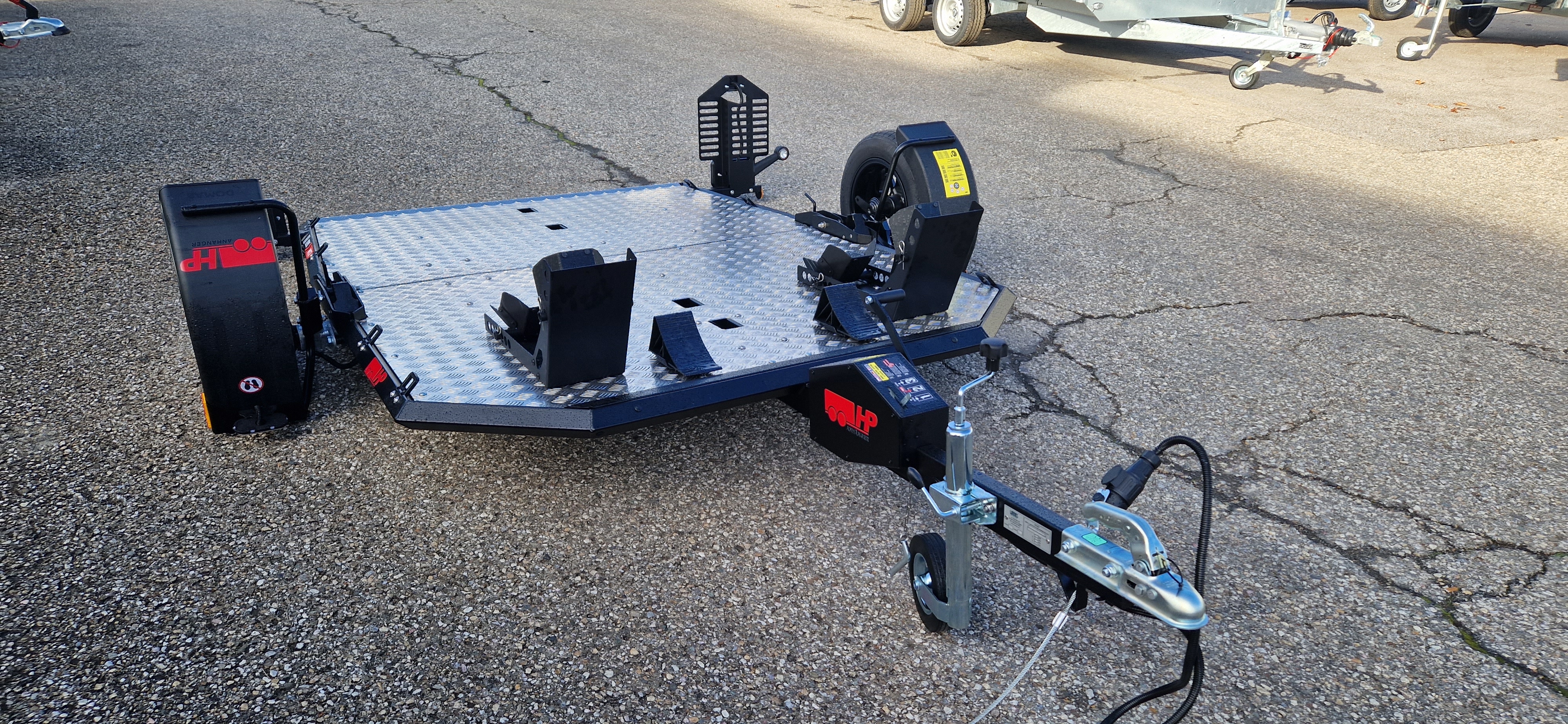 Motorradanhänger Lorries MT2, HP 240/2 UK, 750 kg ungebremst, über Seilzug absenkbar